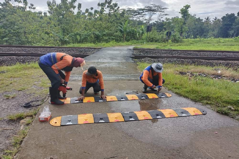 polisi tidur karet ban